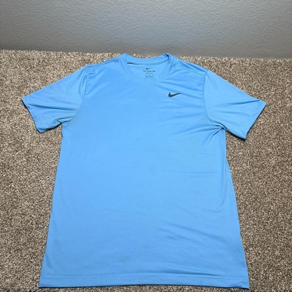 Nike Men's Light Blue Short Sleeve Tee - Picture 2 of 9
